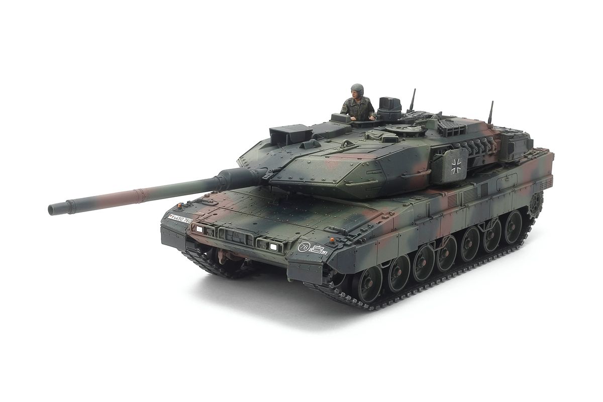 Tamiya 1/48 Leopard 2 A7V plastic model kit
