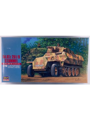 Hasegawa 31146 Sd.Kfz. 251/9 'Stummel' 1/72 Scale Plastic Model Kit