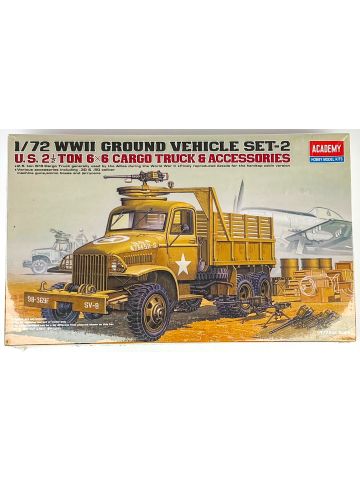 Academy 13402 U.S. 2 1/2 Ton 6x6 Cargo Truck & Accessories 1/72 Scale Model Kit