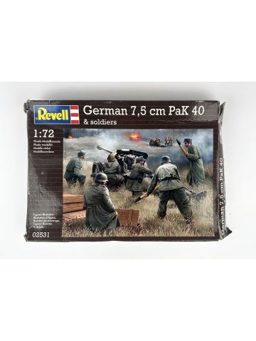 Revell 02531 German 7.5 cm PaK 40 & Soldiers 1/72 Scale Model Kit Open Box