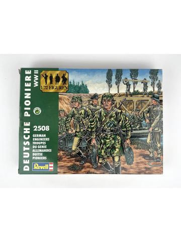 Revell 02508 German Engineers World War II 1/72 Scale Model Figures Open Box