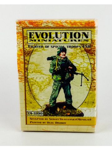 Evolution Miniatures EM-35010 Fighter of Special Troops FSB 1/35 Scale Figure