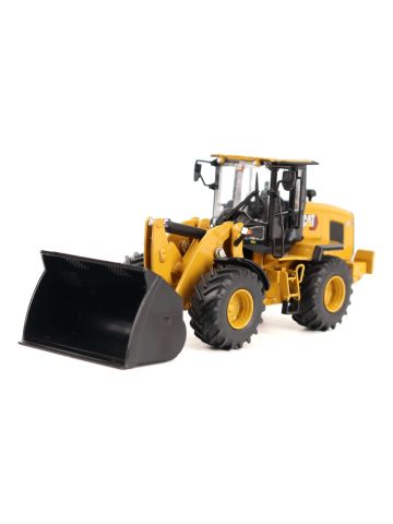 Diecast Masters 85782 Cat 938 Wheel Loader 1/50 Scale Diecast Model
