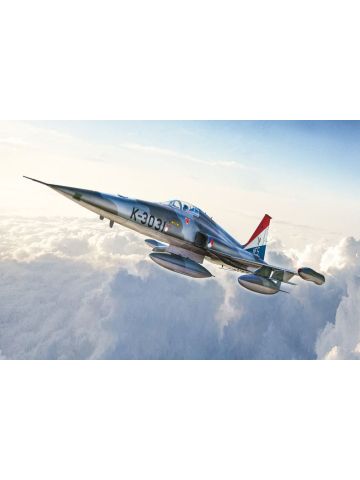 Italeri 1441 F-5A Freedom Fighter 1/72 Scale Model Kit with Decals for 6 Nations