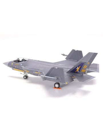 Tamiya 60794 Lockheed Martin F-35C Lightning II 1/72 Scale Plastic Model Kit