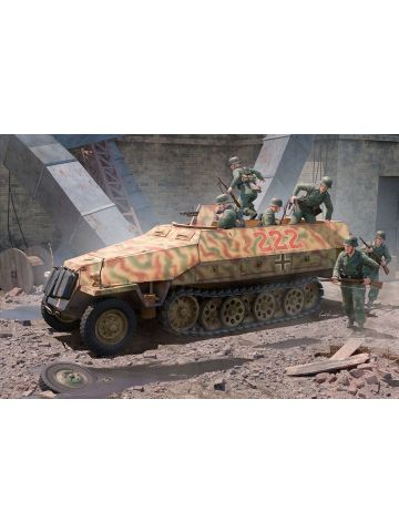 Trumpeter 0942 WWII German Sd.Kfz. 251D Halftrack 1/16 Scale Plastic Model Kit