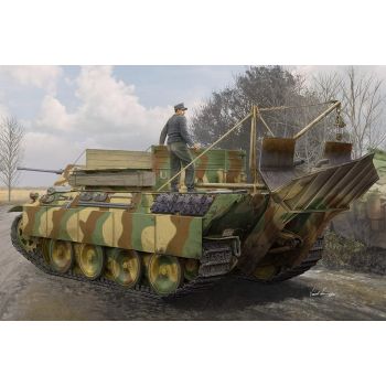 HobbyBoss 84553 Sd.Kfz. 179 Bergepanther Ausf. G 1/35 Scale Plastic Model Kit