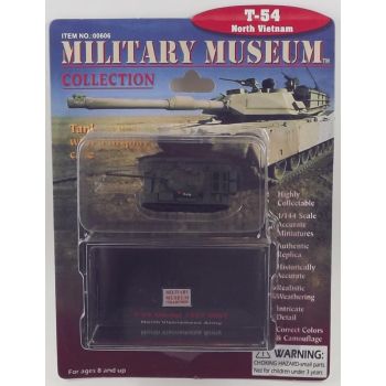 Military Model Collection 00606 North Vietnamese T-54 1/144 Scale Model & Case