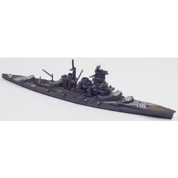 Japanese Battleship Kirishima Forward Turrets to Starboard 1/2000 Scale Model