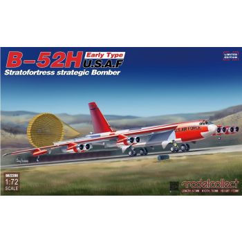 ModelCollect UA72208 US Air Force B-52H Early Production 1/72 Scale Model Kit