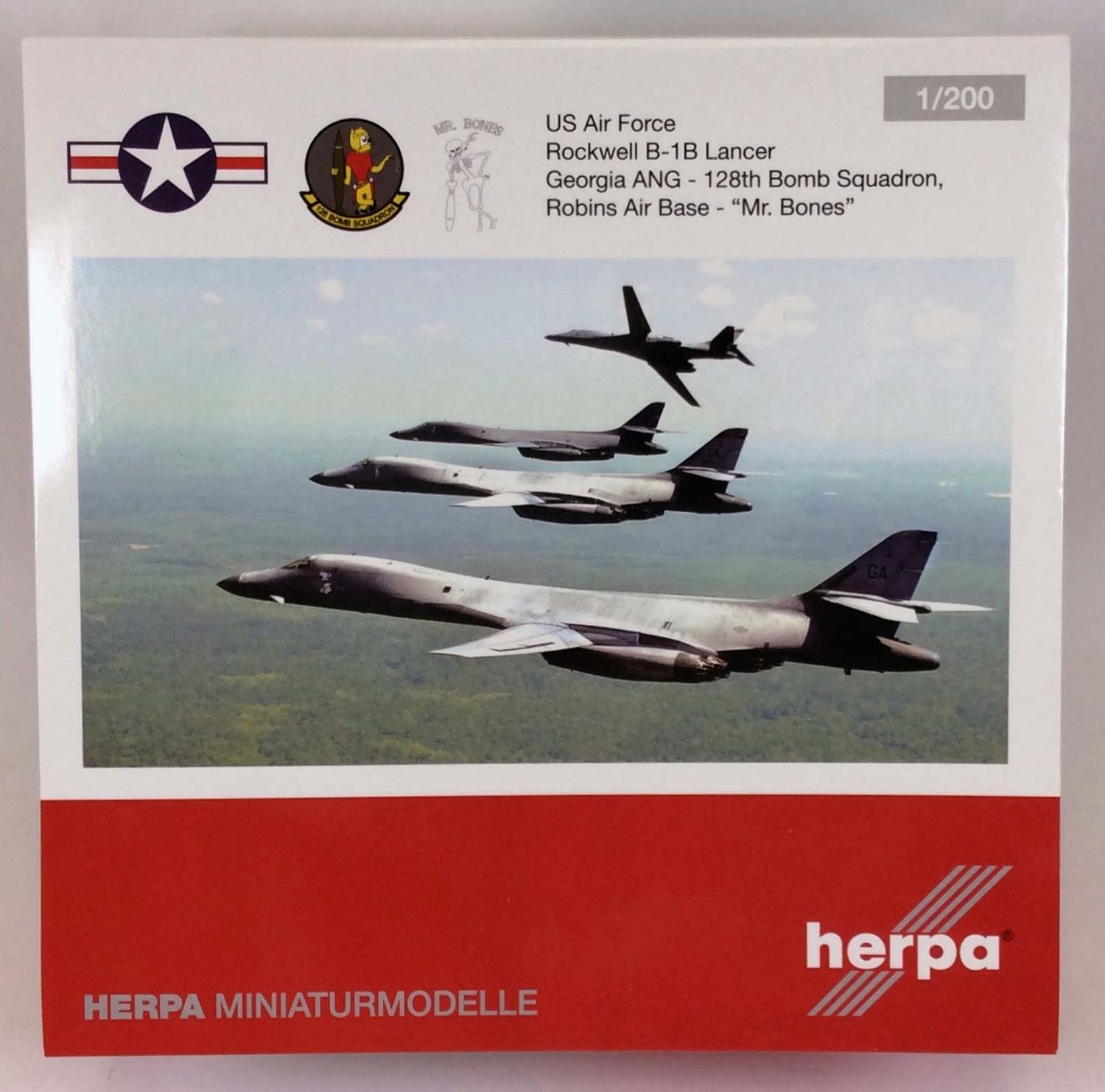Herpa Wings 558648 B-2A Spirit of America Whiteman AFB 1/200 Scale Model
